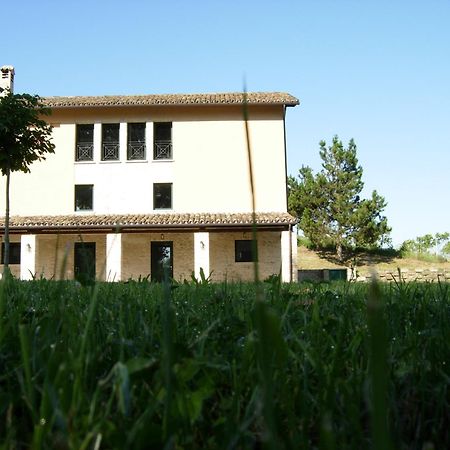 הוילה Carassai Agriturismo La Casa Del Vecchio Mulino מראה חיצוני תמונה