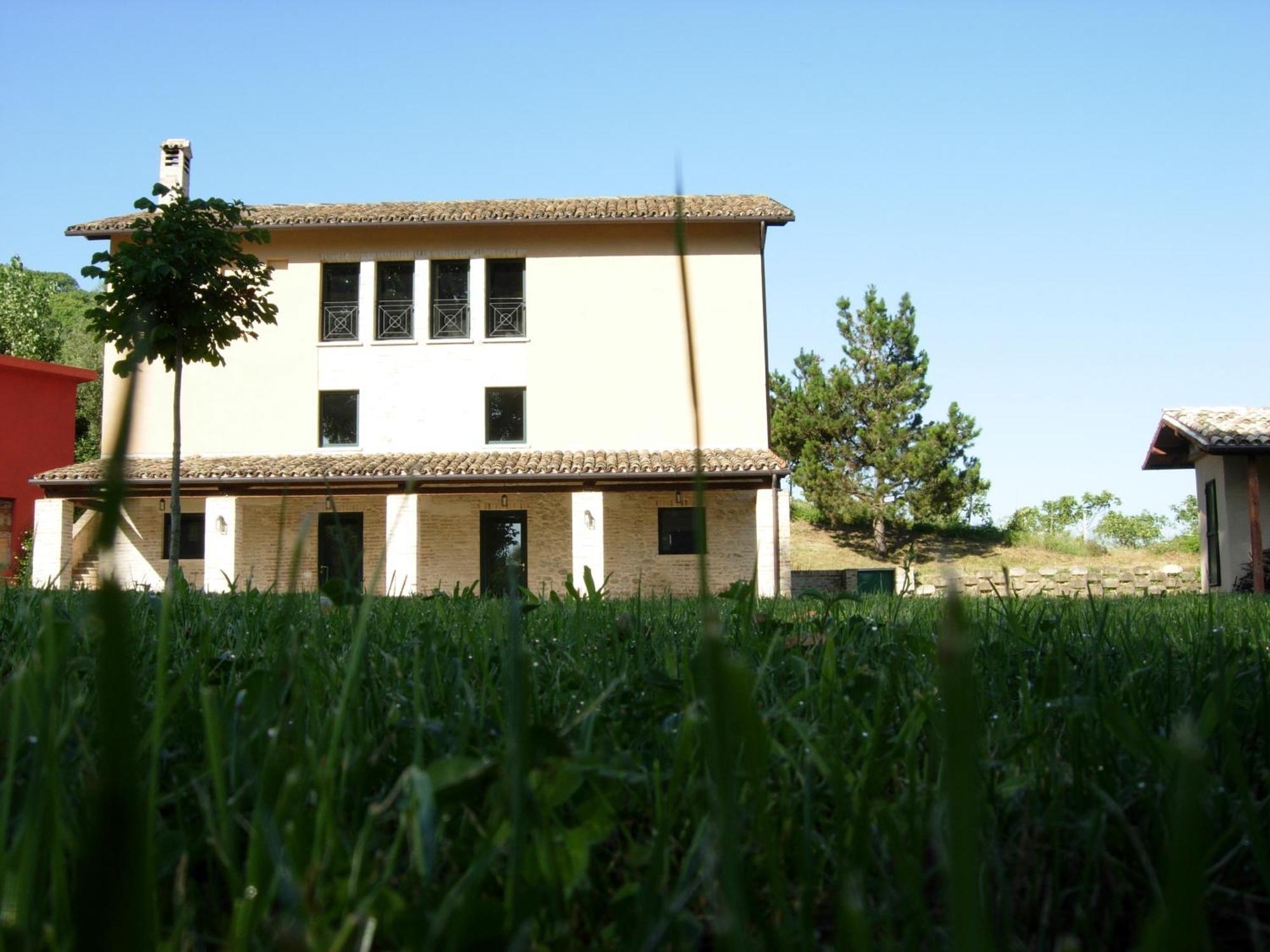 הוילה Carassai Agriturismo La Casa Del Vecchio Mulino מראה חיצוני תמונה